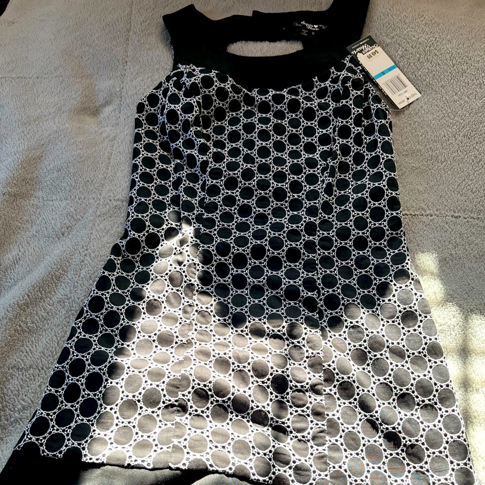 NWT - Black and white sleeveless dress. Junior size 5.